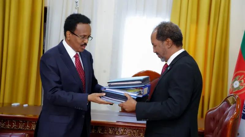 Farmaajo oo ka hadlay kulan dhexmaray xisbika NN & wakiilo ka socda DFS.