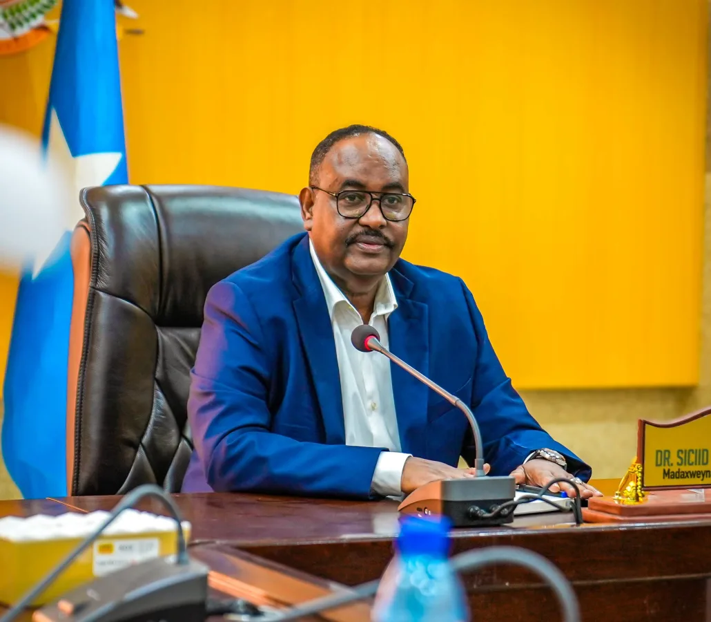 Madaxweyne Deni oo kulan la qaatay guddoomiyayaasha degmooyinka Puntland.
