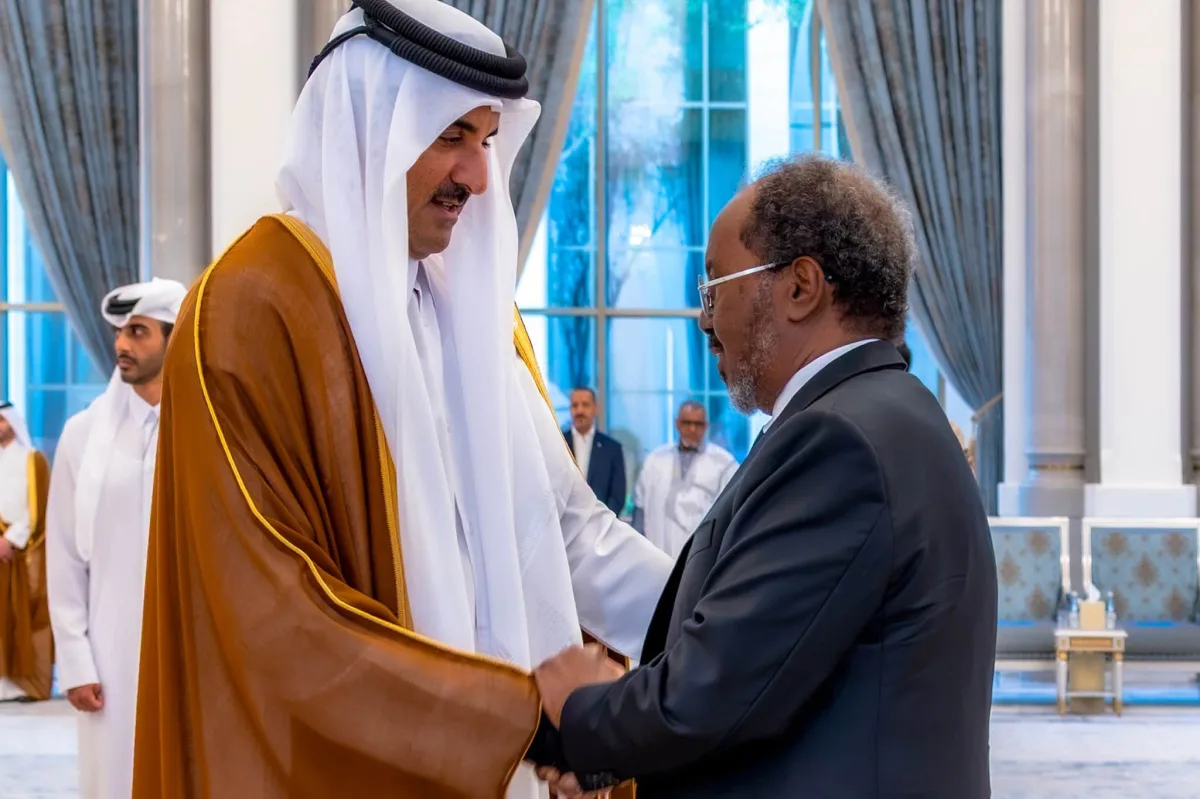 Somalia’s president visits Qatar to offer condolences following former emir’s death