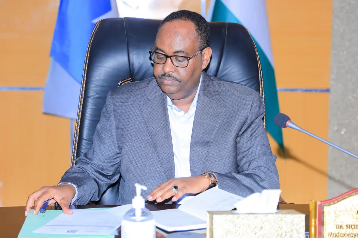 Madaxweynaha Puntland oo xilka ka qaaday Agaasimihii Hay’adda Forensic Sayniska Puntland