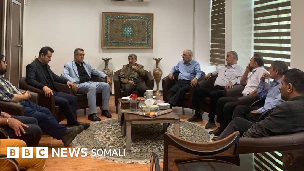 Madaxweynihii hore ee Iran Mahmoud Ahmadinejad muxuu ka yiri eedda ah inuu xiriir la leeyahay sirdoonka Israa'iil