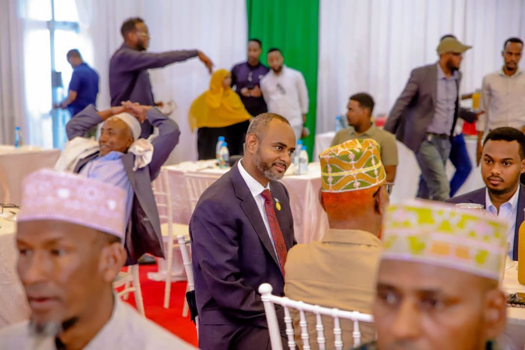 Musharraxa Guddoomiyaha Golaha Shacabka oo Kulamo Kula Qaatay Odayaasha Dhaqanka Koonfur Galbeed