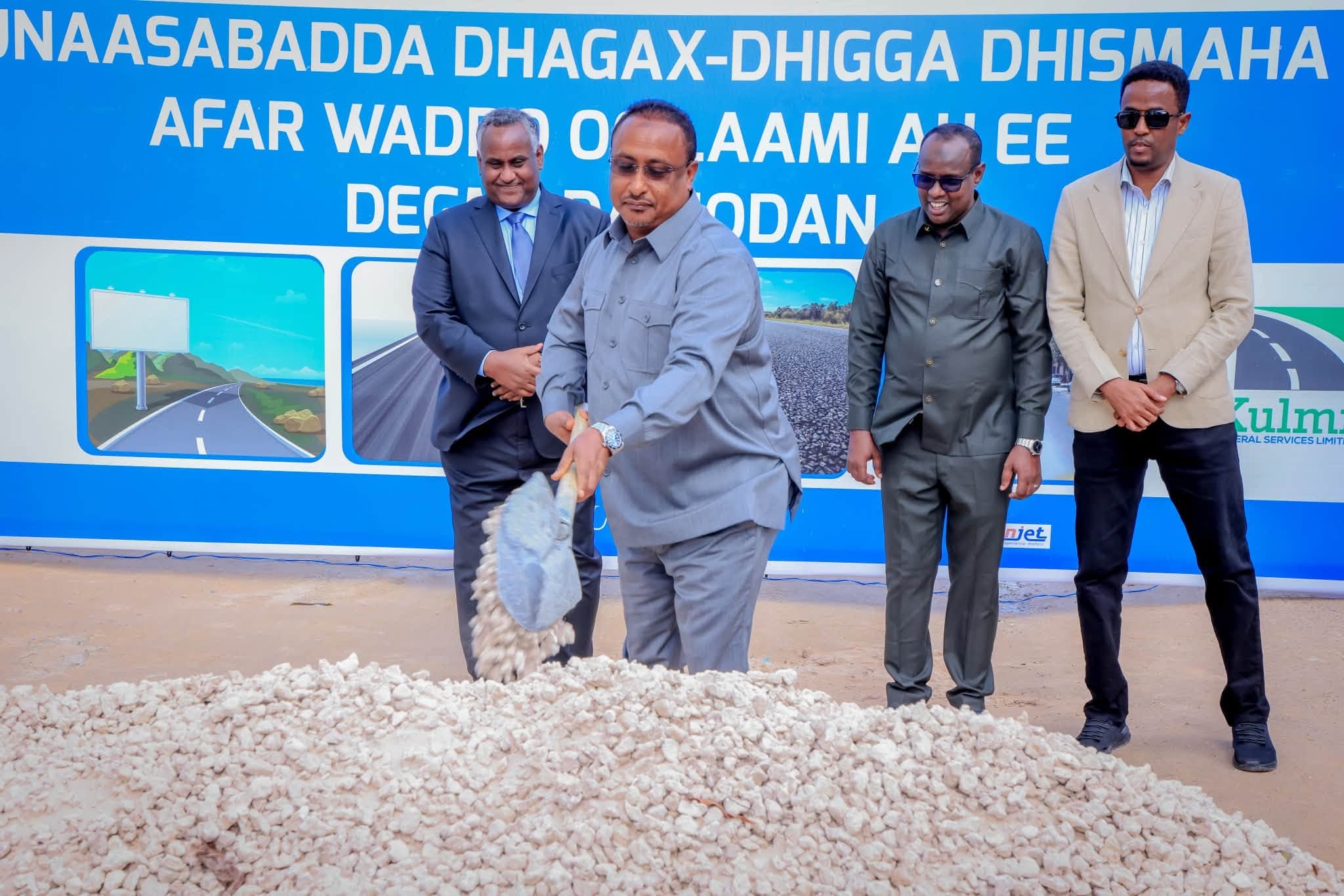 Duqa Muqdisho oo Dhagax-dhigay Afar Waddo oo Laami ah oo laga Hirgelinayo Degmada Hodan