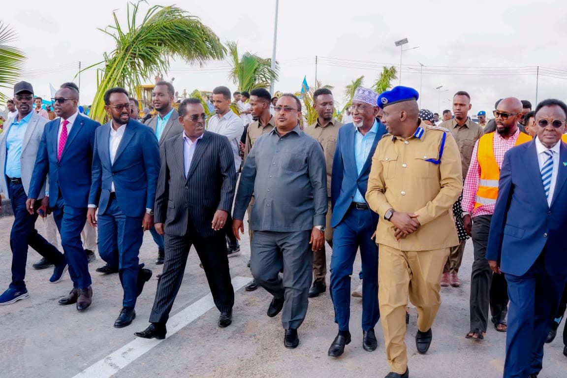 Xukuumadda Federaalka Soomaaliya oo Sheegtay inay Dardar-gelinayso Kor u Qaadista Bilicda Muqdisho